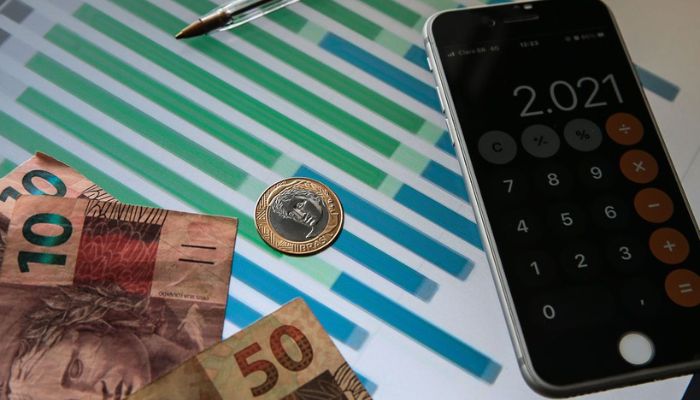 Governo bloqueia mais R$ 6,739 bi do Orçamento